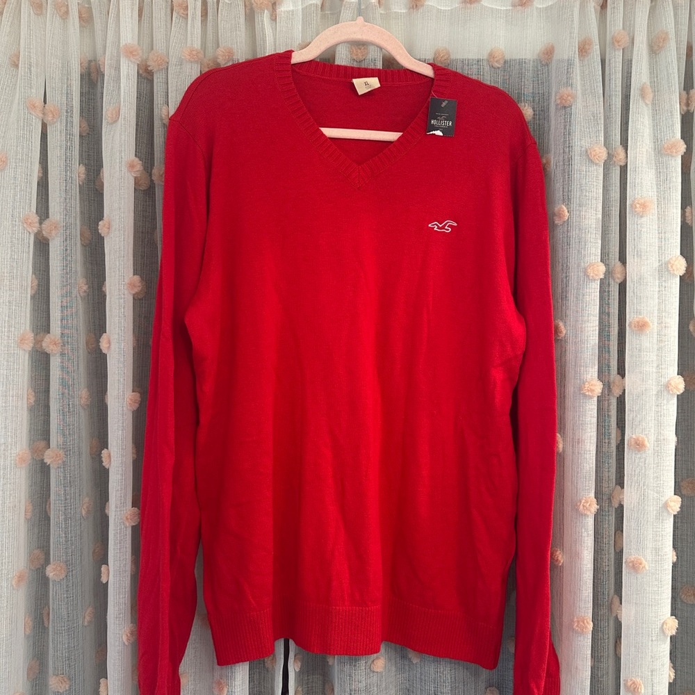 Hollister Men's Bright Red Cotton-blend V-Neck Sweater